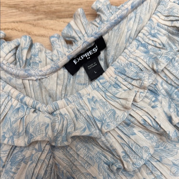 Express Top Ruffled Blue Floral - Picture 2 of 3